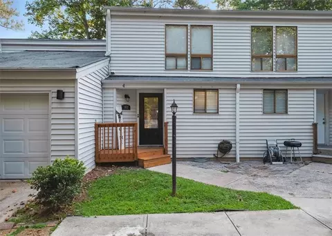 102 Oak Pl, Villa Rica, GA 30180