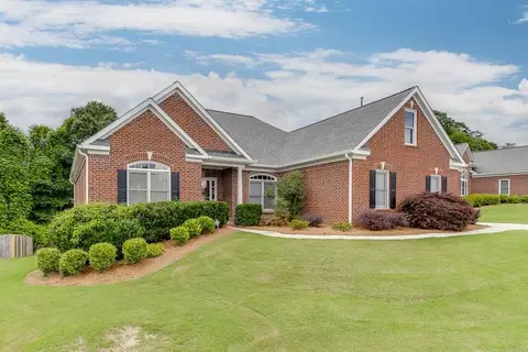 995 Lewis Ridge Cir, Lawrenceville, GA 30045