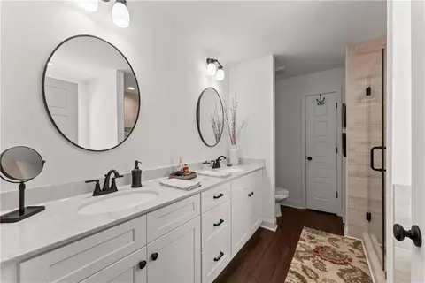Bath - 3645 Woods Bridge Rd, Commerce, GA 30529 photo 1 of 6