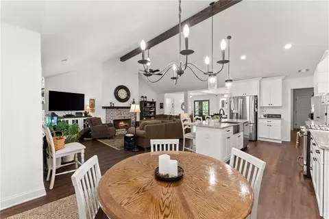 Dining - 3645 Woods Bridge Rd, Commerce, GA 30529 photo 3 of 4