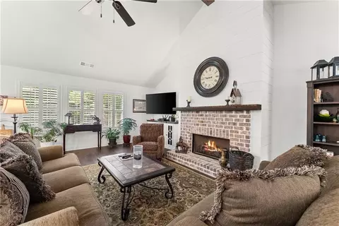 Living - 3645 Woods Bridge Rd, Commerce, GA 30529 photo 1 of 2