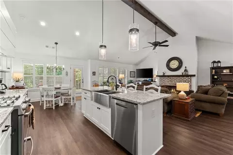 Kitchen - 3645 Woods Bridge Rd, Commerce, GA 30529 photo 2 of 5