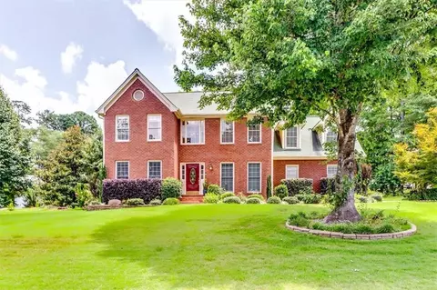 2209 Willow Crest Cir, Lawrenceville, GA 30044
