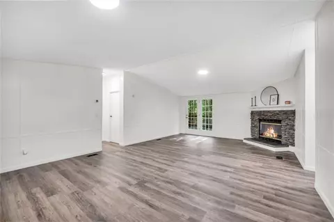 Living - 175 Deerfield Rd, Jackson, GA 30233 photo 3 of 6