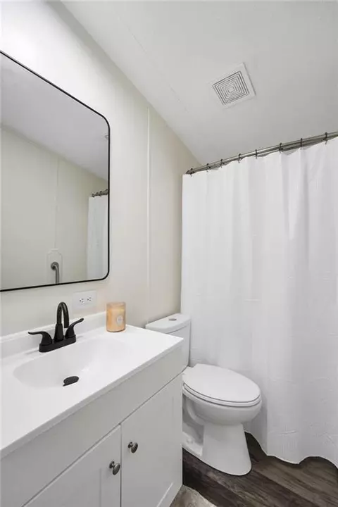 Bath - 175 Deerfield Rd, Jackson, GA 30233 photo 1 of 4