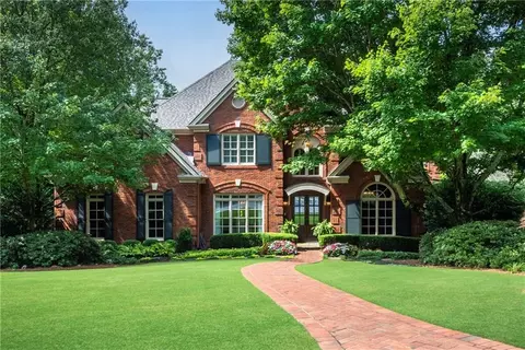400 Morgan Oak Cir, Atlanta, GA 30342