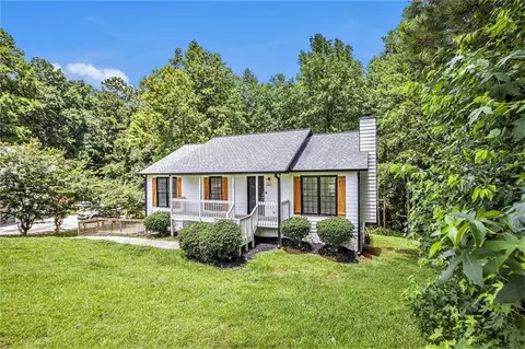 129 Fawn Trl, Hiram, GA 30141