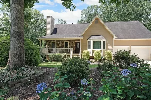 1960 Fernwood Dr, Lawrenceville, GA 30043