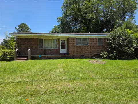 74 Crest Hill St, Reynolds, GA 31076