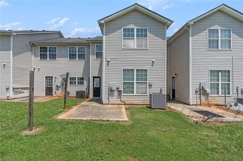 Exterior - 2284 Nicole Dr, Hampton, GA 30228 photo 2 of 2