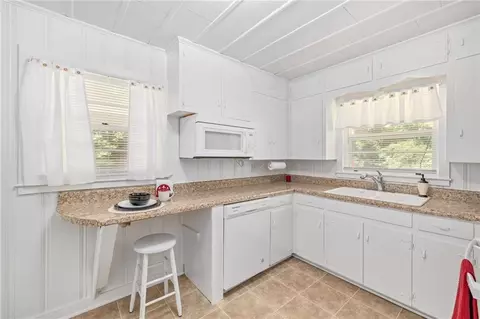 Kitchen - 322 Scott St, Commerce, GA 30529 photo 1 of 1