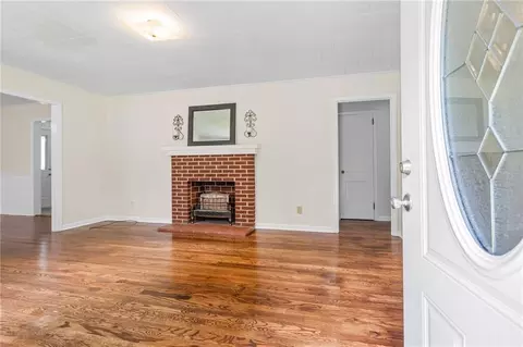 Living - 322 Scott St, Commerce, GA 30529 photo 1 of 3