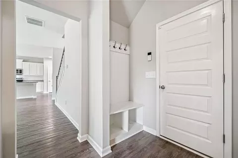 Entry Way - 433 Crystal Way, Cornelia, GA 30531 photo 4 of 8