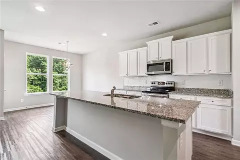 Kitchen - 433 Crystal Way, Cornelia, GA 30531 photo 2 of 5