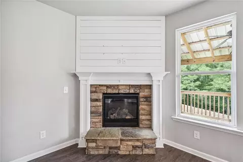 Living - 433 Crystal Way, Cornelia, GA 30531 photo 5 of 5
