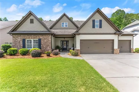 198 Morris Creek Dr, Hoschton, GA 30548