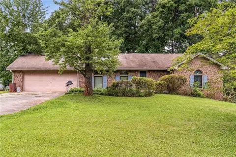 734 Old Tucker Rd, Stone Mountain, GA 30087