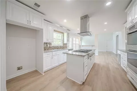 3961 S River Ln, Ellenwood, GA 30294
