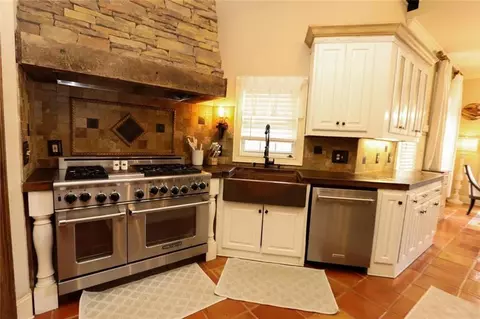 Kitchen - 471 Mcbrayer Rd, Buchanan, GA 30113 photo 1 of 6