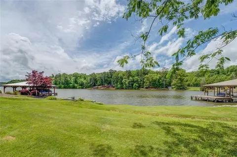 16 Waters Bridge Cir, Covington, GA 30014
