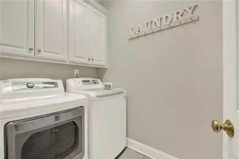 13 Mossy Rock Ln SW, Cartersville, GA 30120