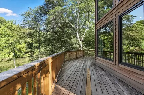 Exterior - 275 River Cliff Dr, Cornelia, GA 30531 photo 2 of 3