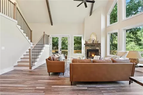 Living - 275 River Cliff Dr, Cornelia, GA 30531 photo 2 of 4