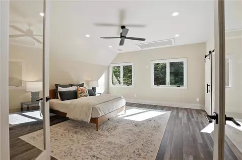 Bedroom - 275 River Cliff Dr, Cornelia, GA 30531 photo 2 of 3