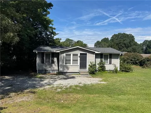 6261 Pinegrove Rd, Riverdale, GA 30274