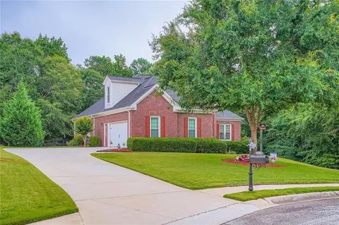 9509 Greens Mill Ct, Loganville, GA 30052