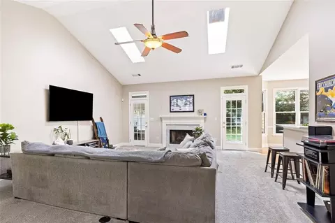 Living - 3072 Oaktree Ln, Duluth, GA 30096 photo 2 of 2