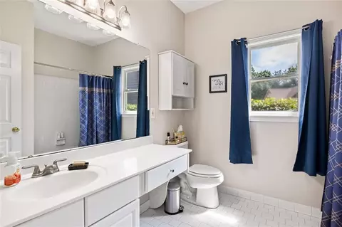 Bath - 3072 Oaktree Ln, Duluth, GA 30096 photo 3 of 3