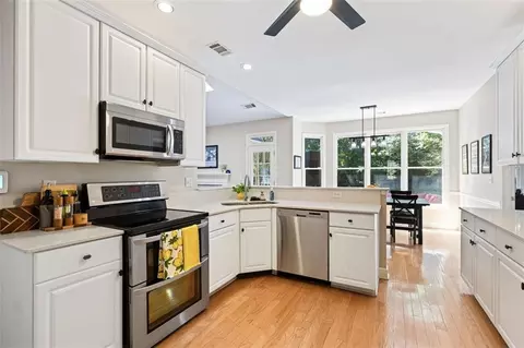 Kitchen - 3072 Oaktree Ln, Duluth, GA 30096 photo 1 of 2