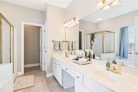 Bath - 3072 Oaktree Ln, Duluth, GA 30096 photo 1 of 3