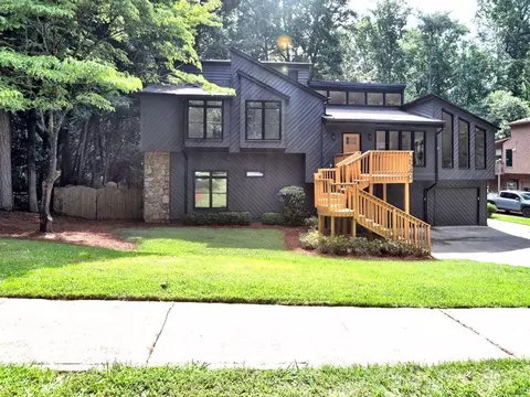 2540 Rocky Springs Dr, Marietta, GA 30062