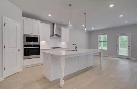 Kitchen - 197 Haverling Pass, Hampton, GA 30228 photo 3 of 3