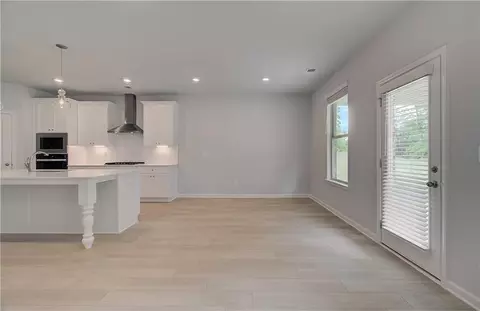 Living - 197 Haverling Pass, Hampton, GA 30228 photo 5 of 7