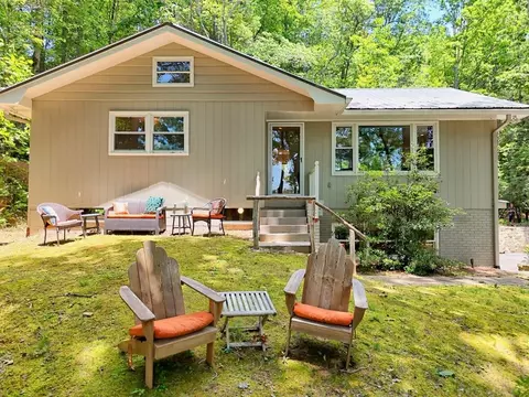 968 Lake Rabun Rd, Lakemont, GA 30552