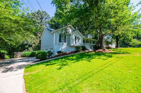 4210 Glen Pointe Ct, Douglasville, GA 30135