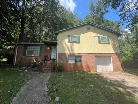 2275 Chestnut Log Loop, Lithia Springs, GA 30122