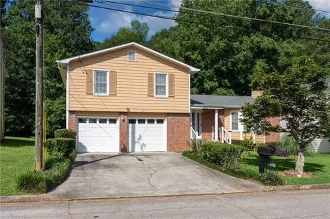 4402 Autumn Hill Dr, Stone Mountain, GA 30083