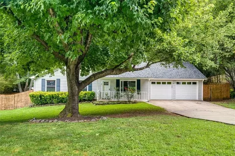 412 River Point Dr, Woodstock, GA 30188