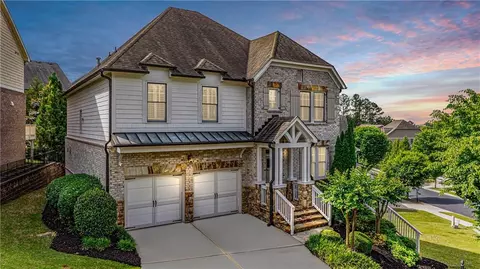 11760 Stratham Dr, Alpharetta, GA 30009