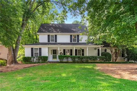 1938 Kelvin Dr, Lawrenceville, GA 30043