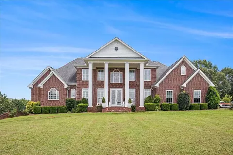 6652 Ben Parks Rd, Murrayville, GA 30564