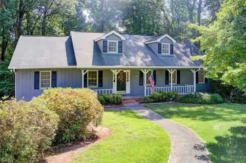 682 Ridgeview Dr SW, Lilburn, GA 30047