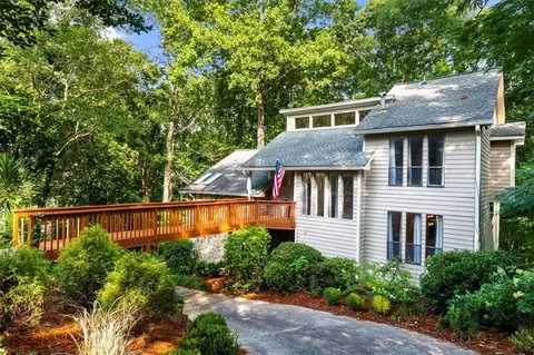634 Green Valley Dr, Smyrna, GA 30082