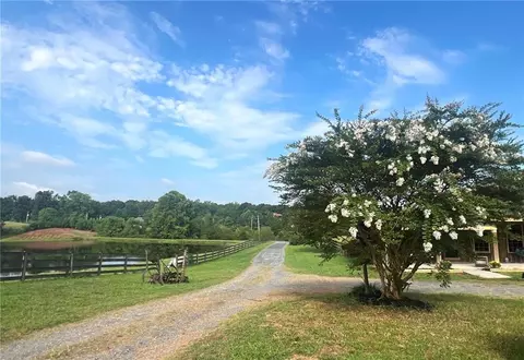 548 Knight Bottom Rd, Fairmount, GA 30139