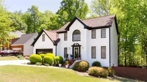3612 Tree View Dr, Snellville, GA 30078