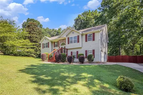 6332 Fairoaks Pl, Douglasville, GA 30135